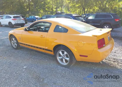 2007 Ford Mustang V6 Deluxe/V6 Premium z USA, uszkodzony, nr VIN 1ZVHT80N475223589